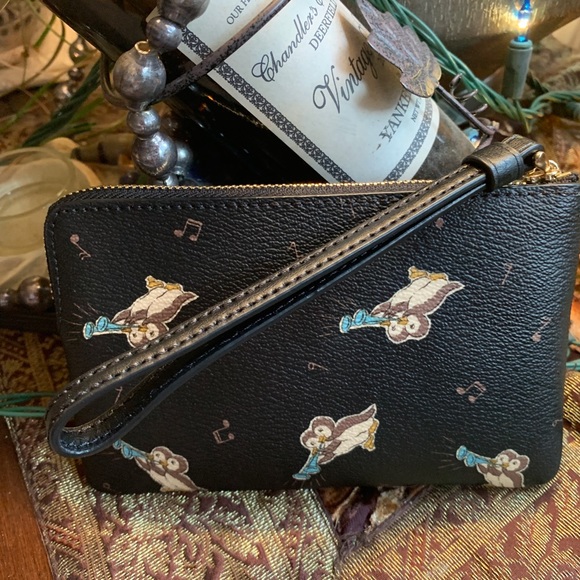 SOLD⛔️Authentic COACH Signature Coated leather penguin print  zip top wristlet - Picture 4 of 11